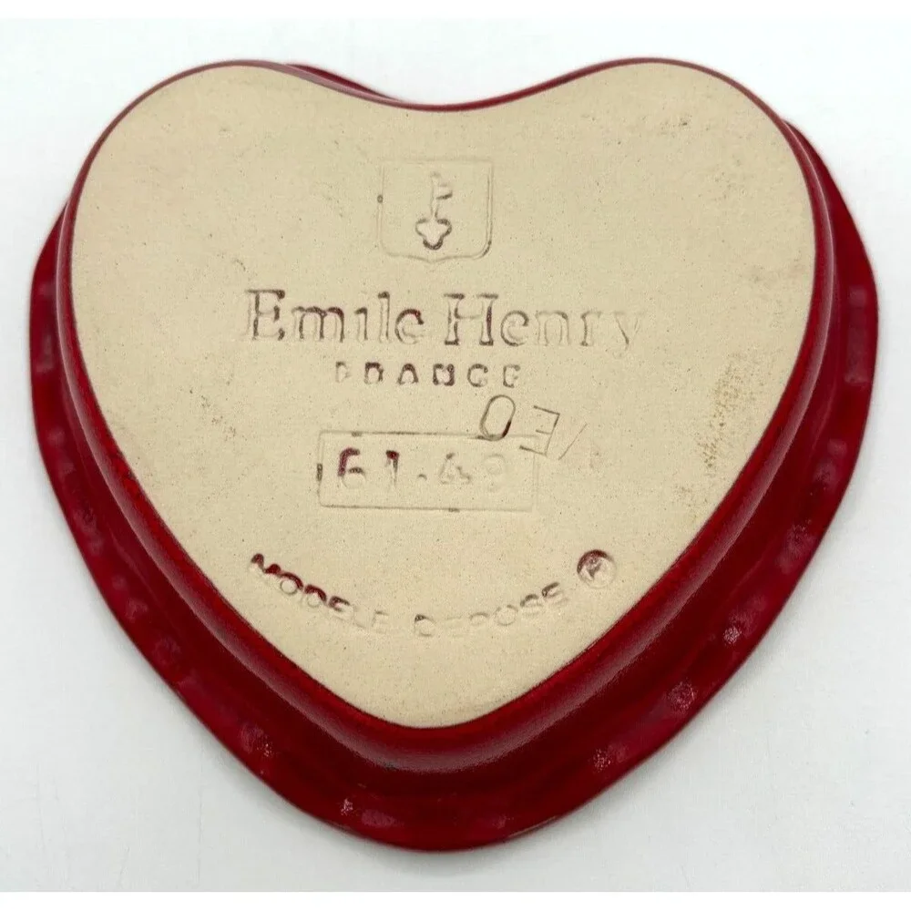 Emile Henry Red‎ & White Heart Shape Ruffled Dish Made in France 5 3/4” 61.49